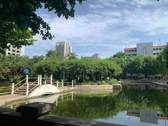 无锡法语培训机构怎么选？我们应该注意什么？()